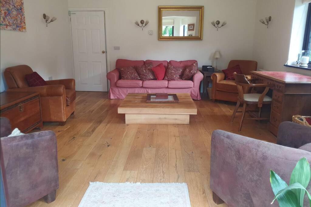 Ashwood Holiday Cottage. Ашфорд Екстериор снимка