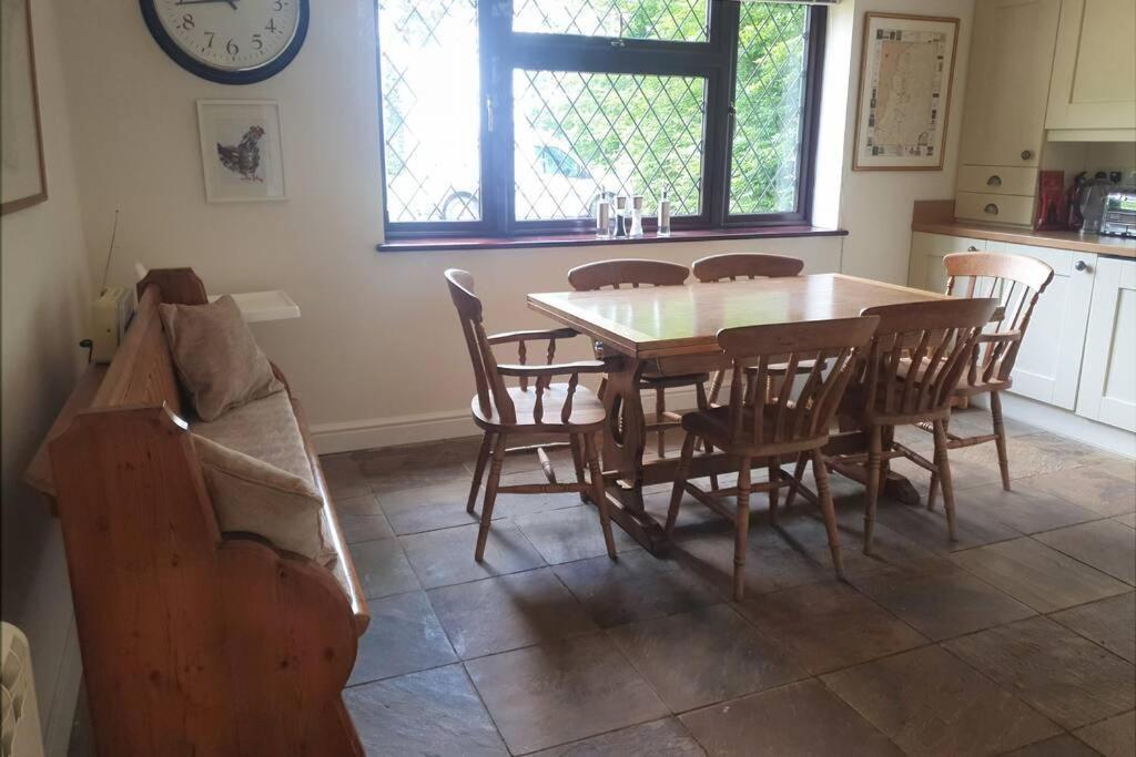 Ashwood Holiday Cottage. Ашфорд Екстериор снимка