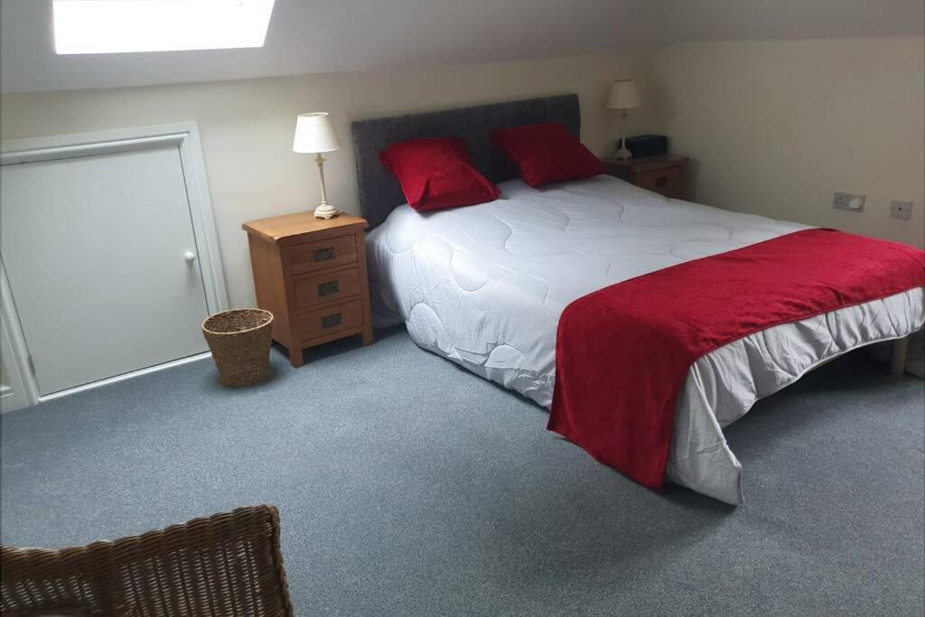 Ashwood Holiday Cottage. Ашфорд Екстериор снимка