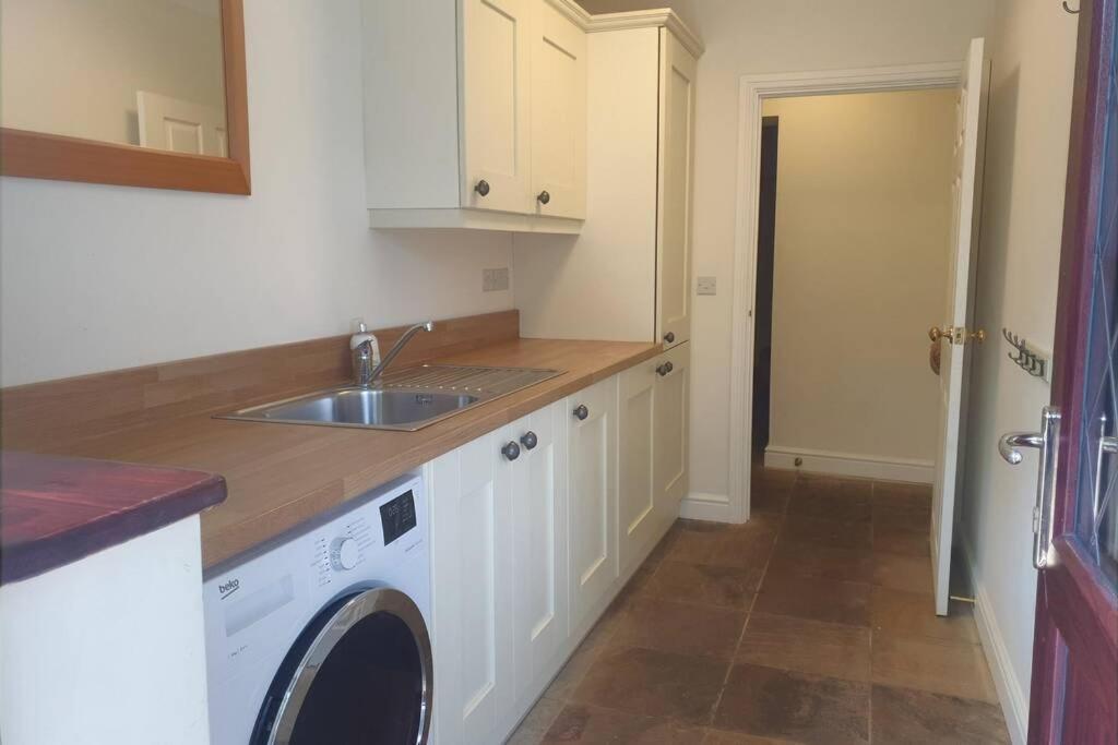 Ashwood Holiday Cottage. Ашфорд Екстериор снимка
