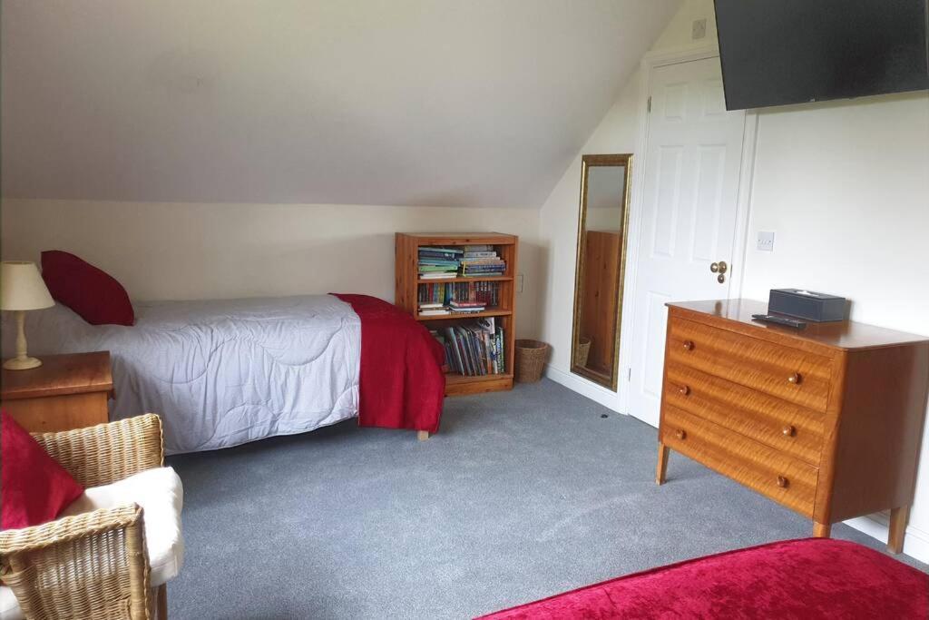 Ashwood Holiday Cottage. Ашфорд Екстериор снимка